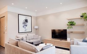 Lake Drive Rooms&Apartments